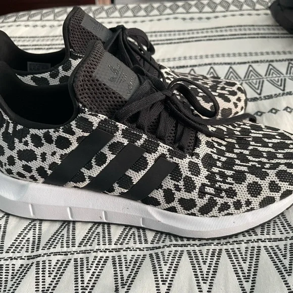 Adidas Women's Swift Run 1.0 Sneaker - Picture 2 of 3